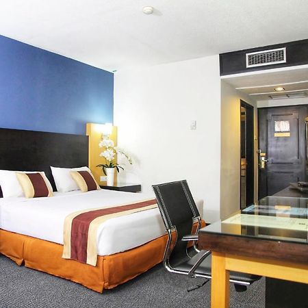 Jayakarta Hotel Jakarta Exterior photo