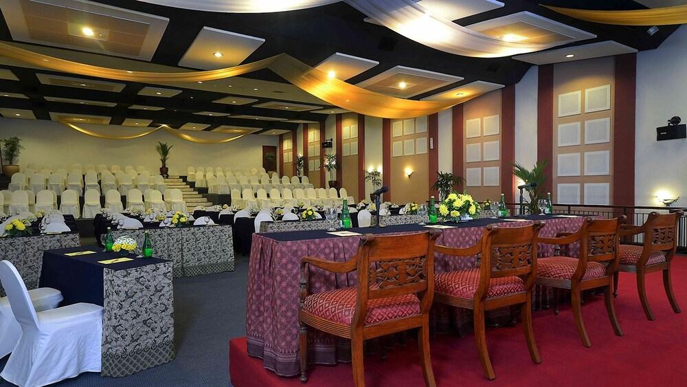 Jayakarta Hotel Jakarta Exterior photo