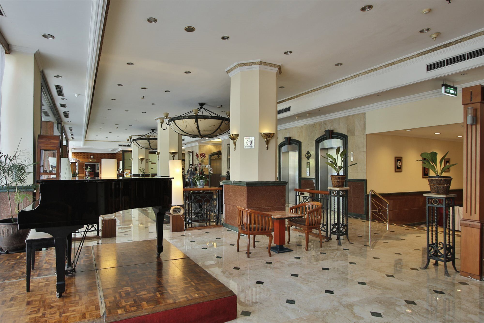 Jayakarta Hotel Jakarta Exterior photo